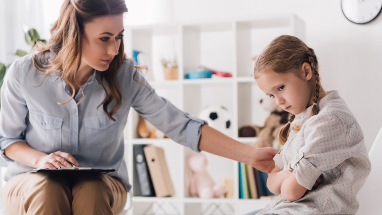 child displaying negative behaviour